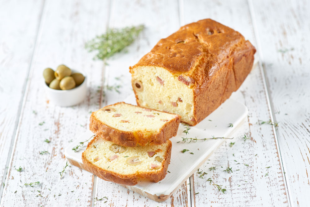 Cake salato alla mortadella e olive