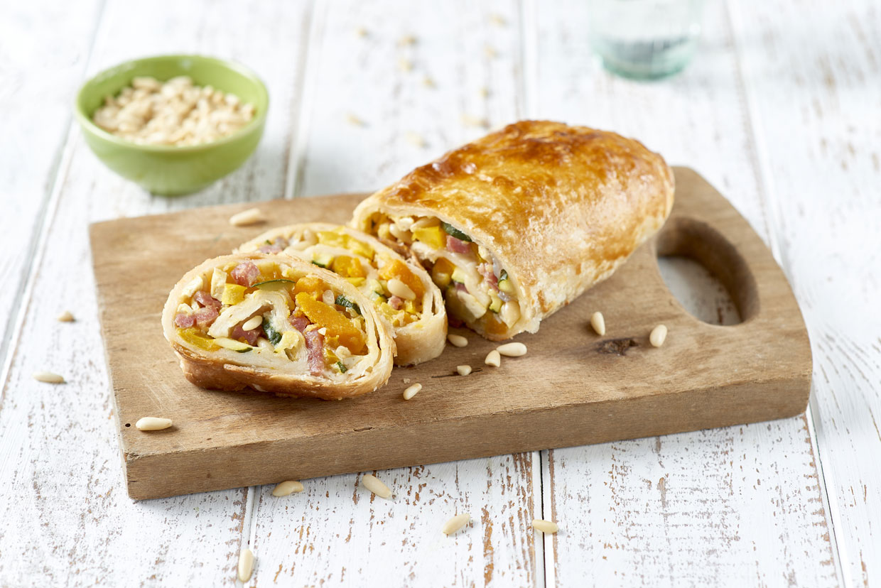 Strudel senza glutine di verdure con salame