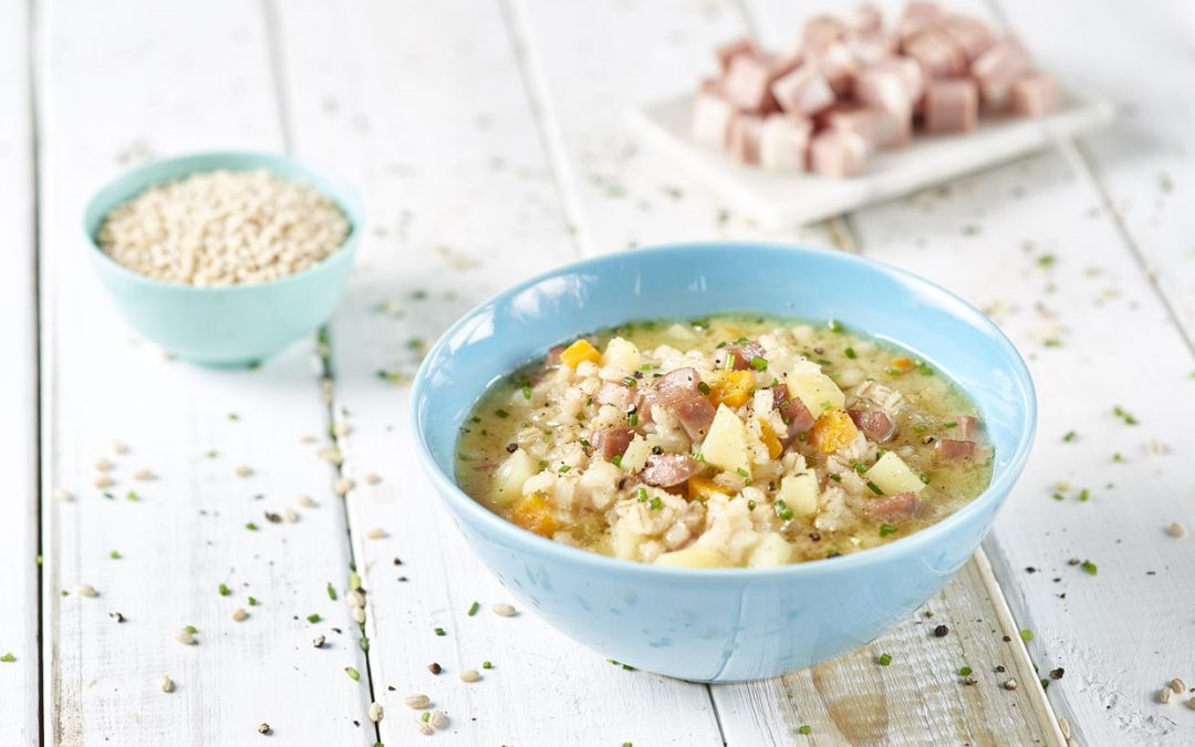 Zuppa d’orzo alla trentina con la mortadella