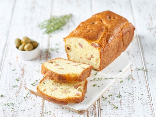 Cake salato alla mortadella e olive