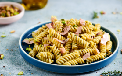 Fusilli al pesto di pistacchi e mortadella